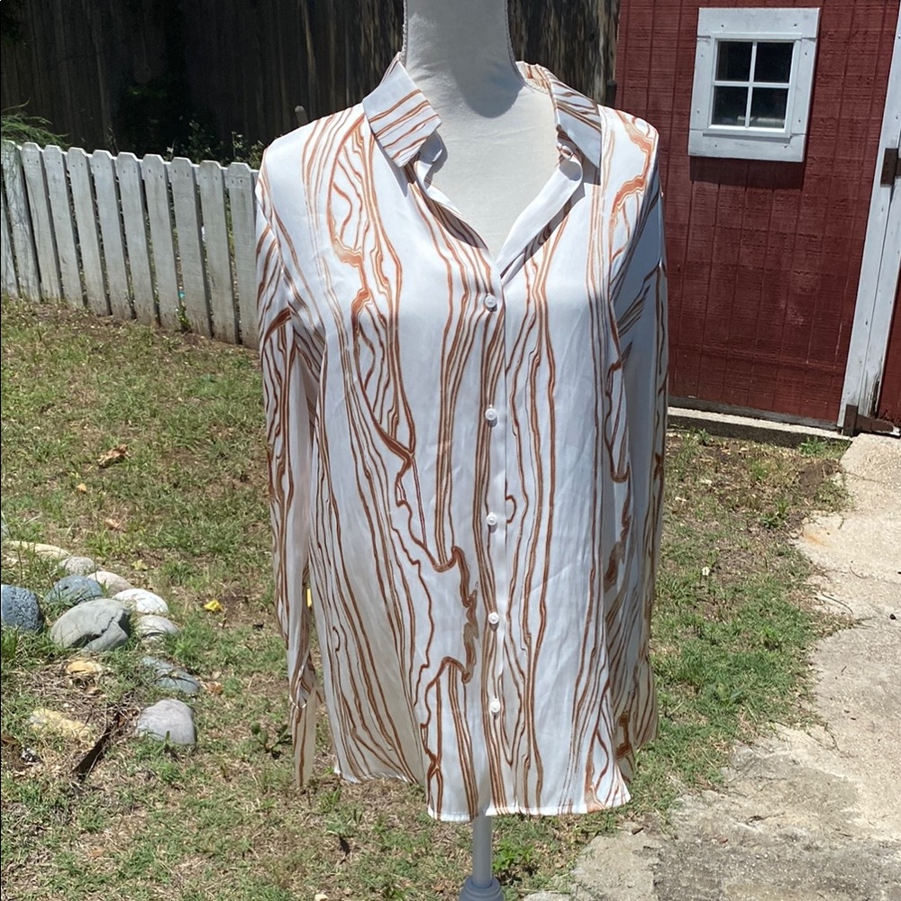 4/$20 silky Worthington button down blouse